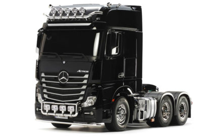 Tamiya Mercedes Benz Actros 3363 Semi Truck Kit