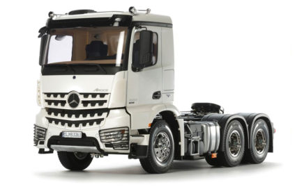 Tamiya Mercedes-Benz Actros 3363 Semi Kit - Space White