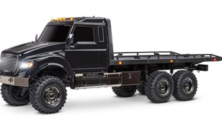 Traxxas TRX-6 6x6 Ultimate RC Hauler Flatbed Tow Truck