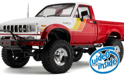 RC4WD Trail Finder 2 1982 Toyota Pickup - Red